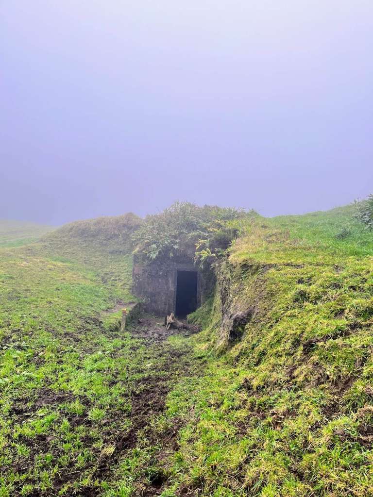 tunnel janela inferno hiking trail sao miguel island