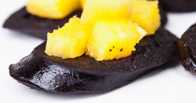 blood sausage pineapple what to eat in the azores