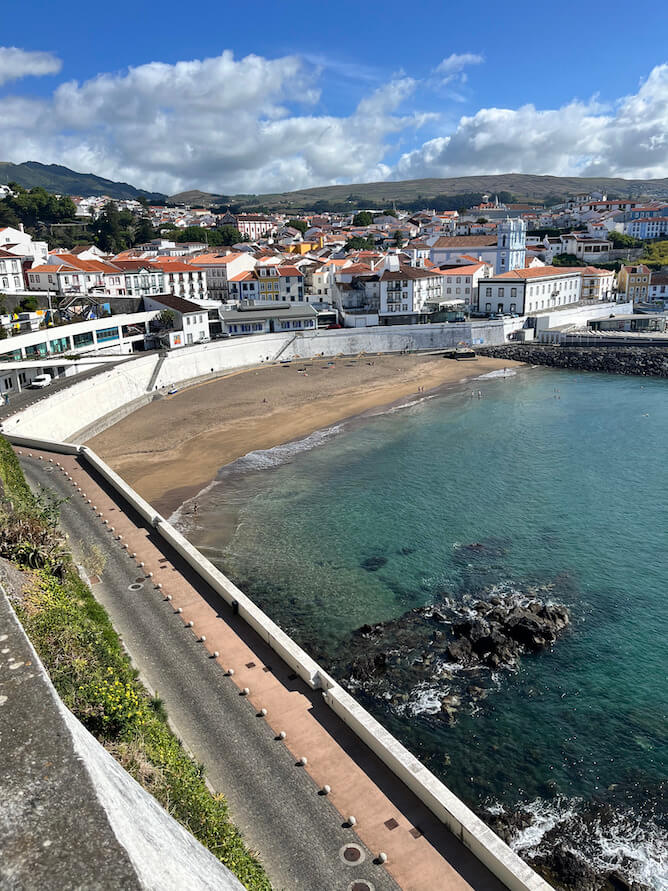 prainha angra heroismo