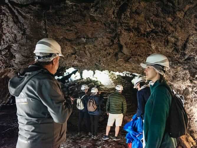 tour inside gruta natal