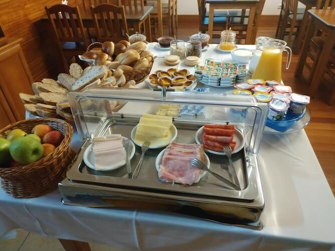 breakfast buffet hotel comodoro