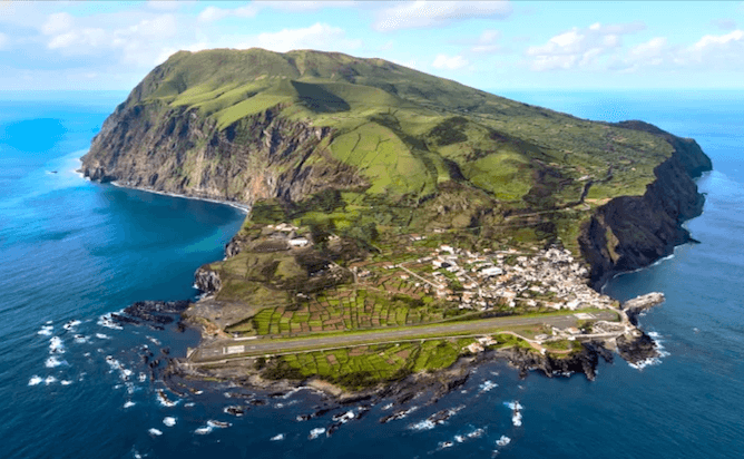 corvo island tiny airport