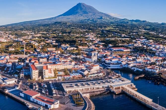 madalena main city pico island