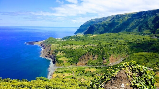 portal viewpoint flores island