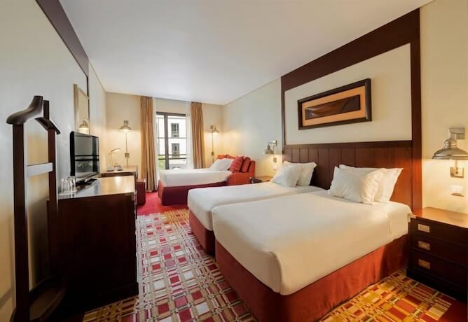 hotel canal faial double bedroom