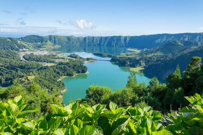 sete cidades twin lakes azores