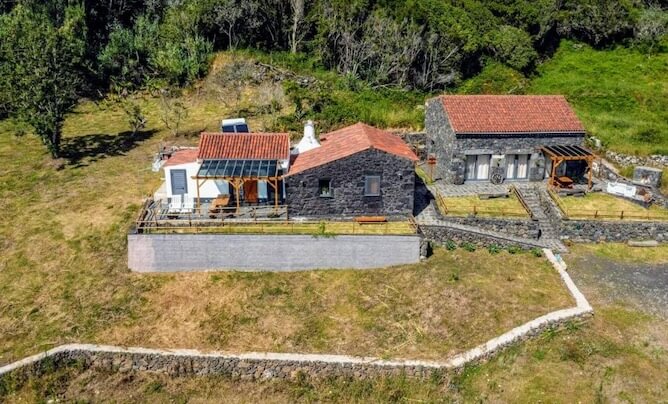 stone houses quinta fragoso where stay graciosa