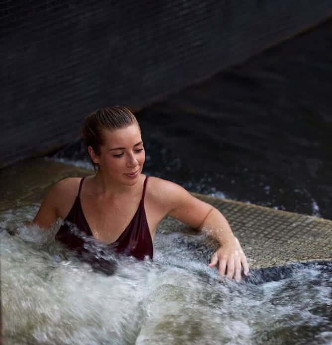 woman hot springs octant furnas
